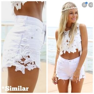 White Shorts Crochet Side Zuiki 40 Small